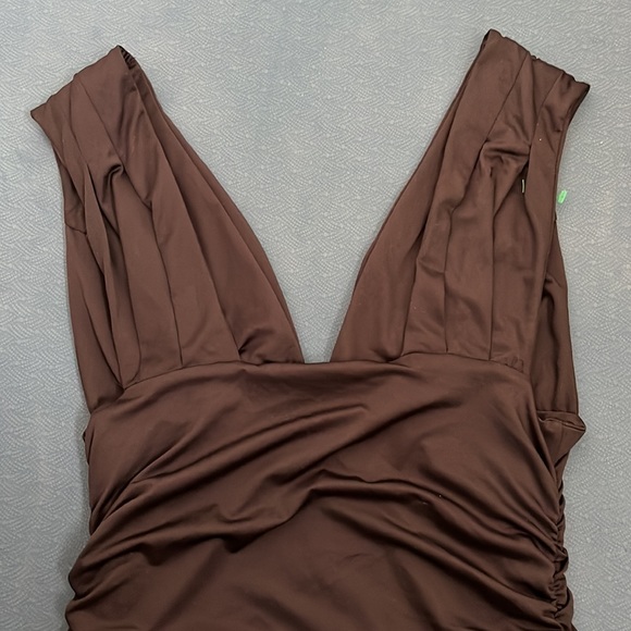 NORDSTROM black v-line runched dress - Picture 4 of 4